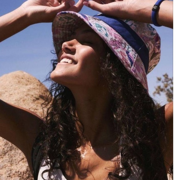 Free People Digital Blooms Bucket Hat nwot - Picture 2 of 6